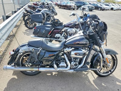 2017 Harley-Davidson FLHX