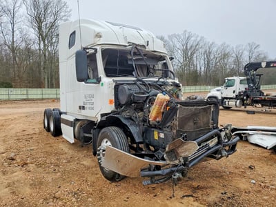 2005 Volvo VNL