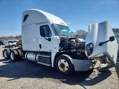 2015 Freightliner Cascadia 125