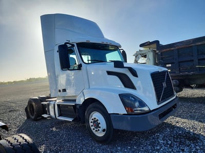 2017 Volvo VNL