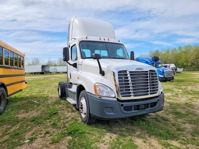 2016 Freightliner Cascadia 125