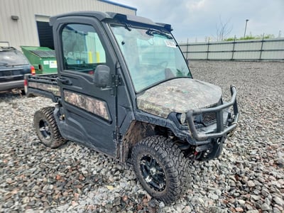 2023 John Deere Xuv835m