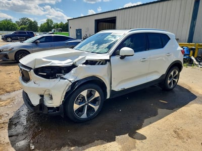 2023 Volvo XC40