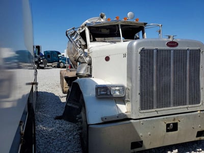 2010 Peterbilt 379