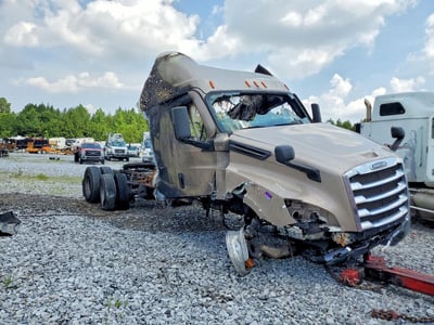 2021 Freightliner Cascadia 126