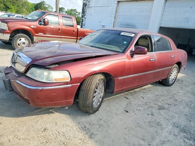 2003 Lincoln Town Car