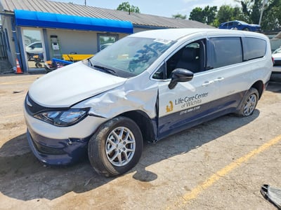 2025 Chrysler Voyager