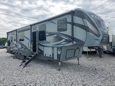 2017 Keystone Fuzion