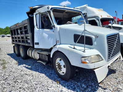 2012 Volvo VNM