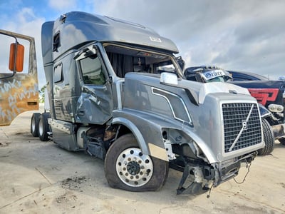 2016 Volvo Trucks VNL