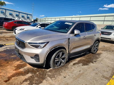 2023 Volvo XC40