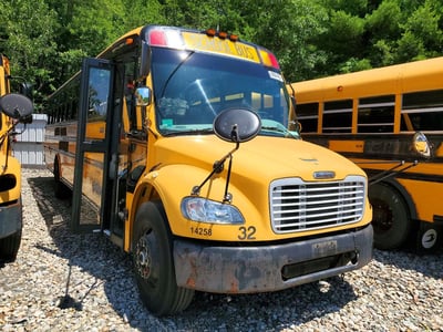 2008 Freightliner B2