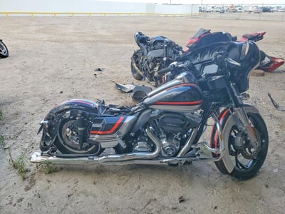 2014 Harley-Davidson FLHXS