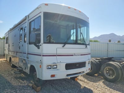 2002 Ford F53