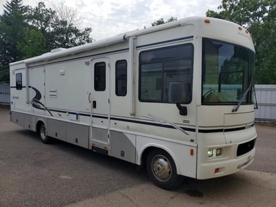 2003 Ford F53
