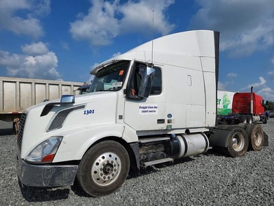 2015 Volvo Trucks VNL