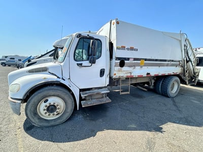 2005 Freightliner M2-106