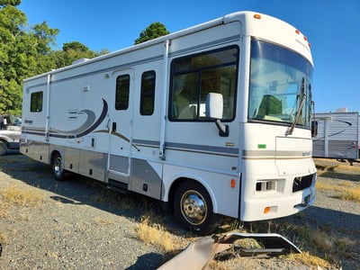 2004 Ford F53