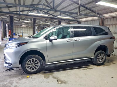 2024 Toyota Sienna Hybrid