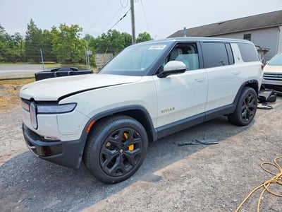 2023 Rivian R1S