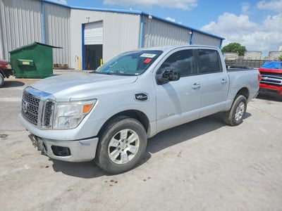 2017 Nissan Titan