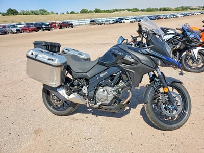 2025 Suzuki V-strom 650 / V-strom 650xt / V-strom 650xt Advent