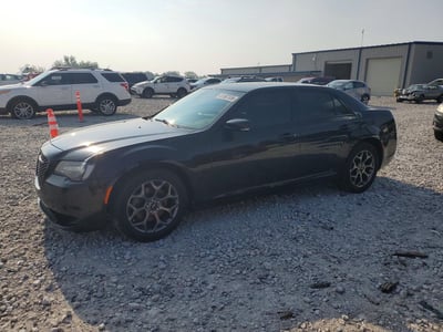 2016 Chrysler 300s