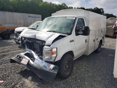 2025 Ford E-350