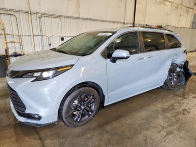 2024 Toyota Sienna Hybrid