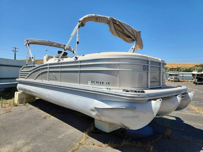 2013 Bennington Boat