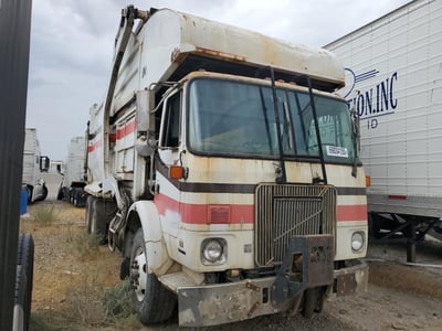 2002 Volvo Wx Xpeditor