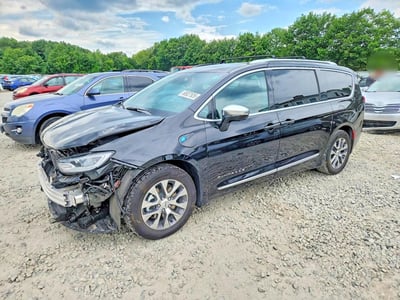 2025 Chrysler Pacifica Hybrid
