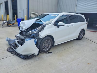 2025 Toyota Sienna Hybrid