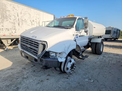 2000 Ford F-650