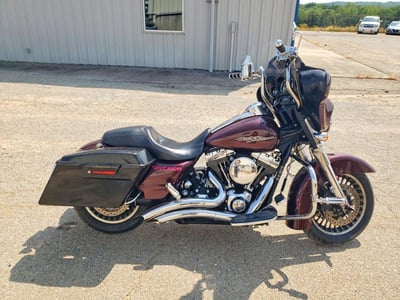 2011 Harley-Davidson FLHX