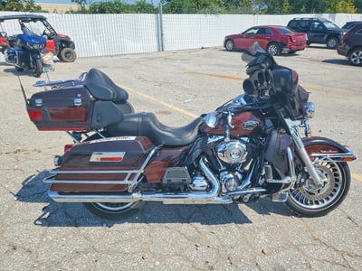 2011 Harley-Davidson FLHTCUI