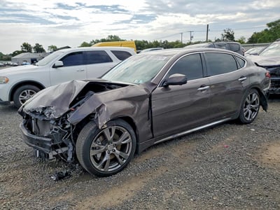2015 Infiniti Q70