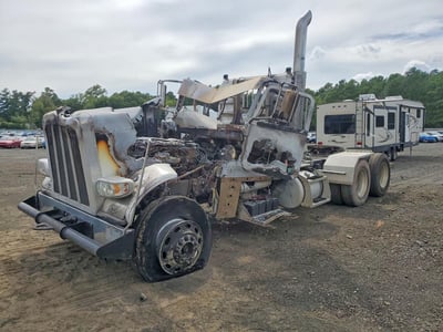 2021 Peterbilt 389