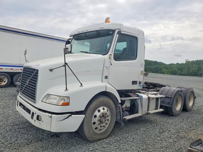 2014 Volvo Trucks VNM