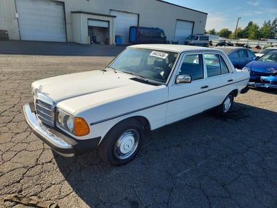 1982 Mercedes-Benz 200 Series