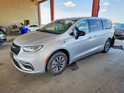 2024 Chrysler Pacifica Hybrid