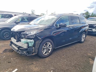 2023 Toyota Sienna Hybrid