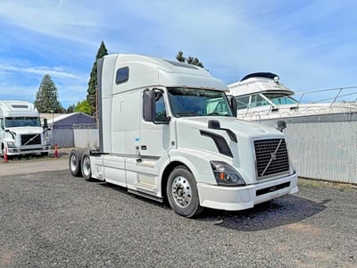 2013 Volvo Trucks VNL