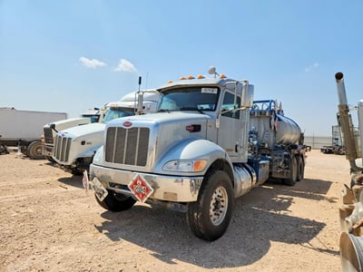 2015 Peterbilt 348