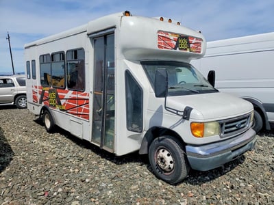 2004 Ford E-450