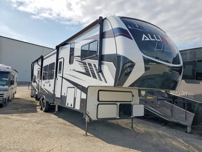 2021 Alliance RV Valor