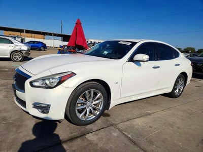 2015 Infiniti Q70