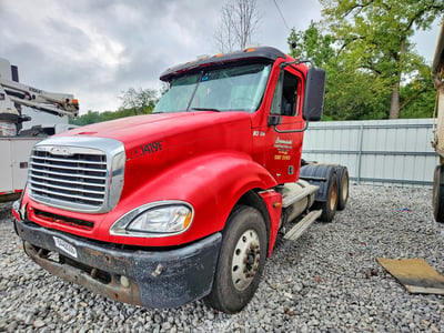 2006 Freightliner Columbia 120