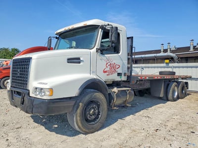 2004 Volvo VHD