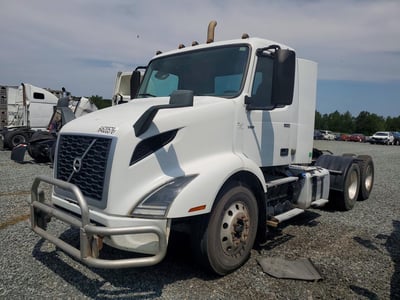 2020 Volvo Vnr64t